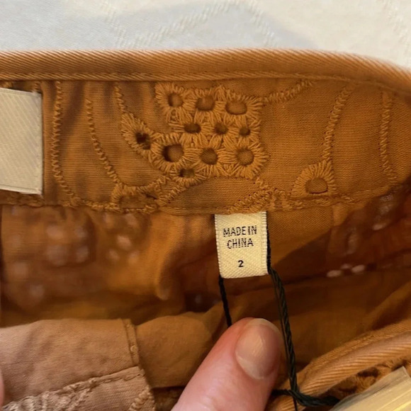 joie Women’s Lawren Cotton Eyelet Utility Short Island tan color size 2 NWT - Picture 4 of 5